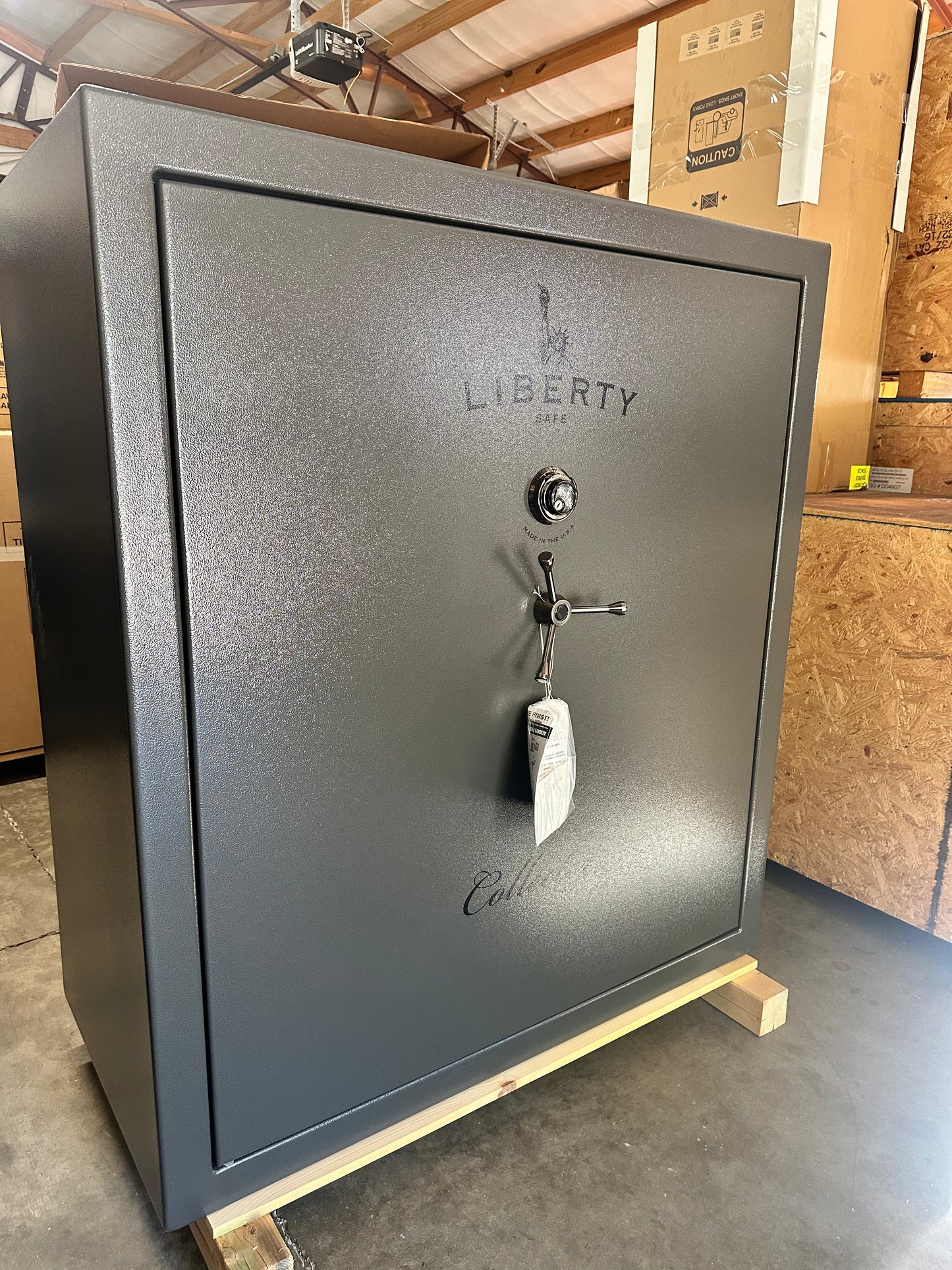 Liberty Collector Series Gun Safe | Gun Metal Gray, Mechanical Lock