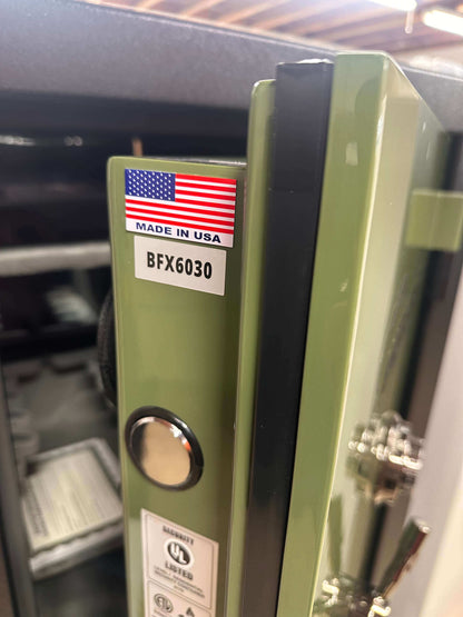AMSEC BFX6030 Gun & Rifle Safe | Two-Tone: Black & Green